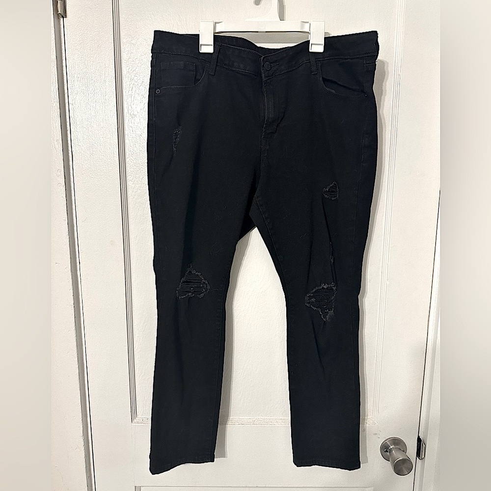 Old Navy Black mid-rise Rockstar Super Skinny Size 16S